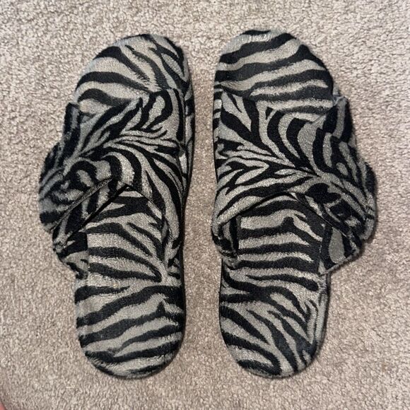 Orthaheel Relax Zebra Sandals! - Picture 5 of 8